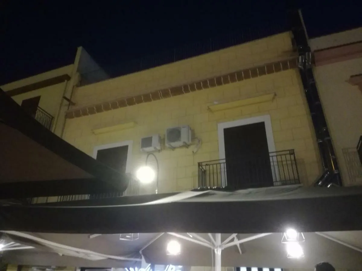 Villa Dimora In Piazza 84 à Balestrate 0*,